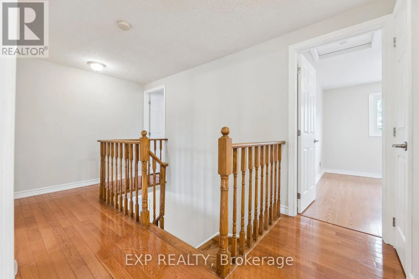 8 MARTINET STREET