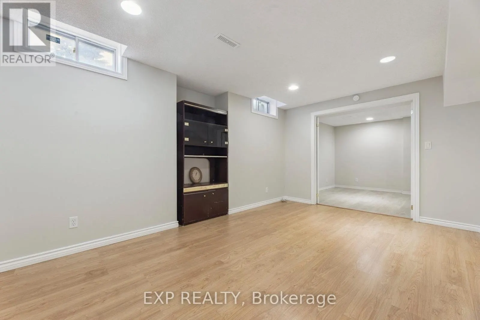 8 MARTINET STREET