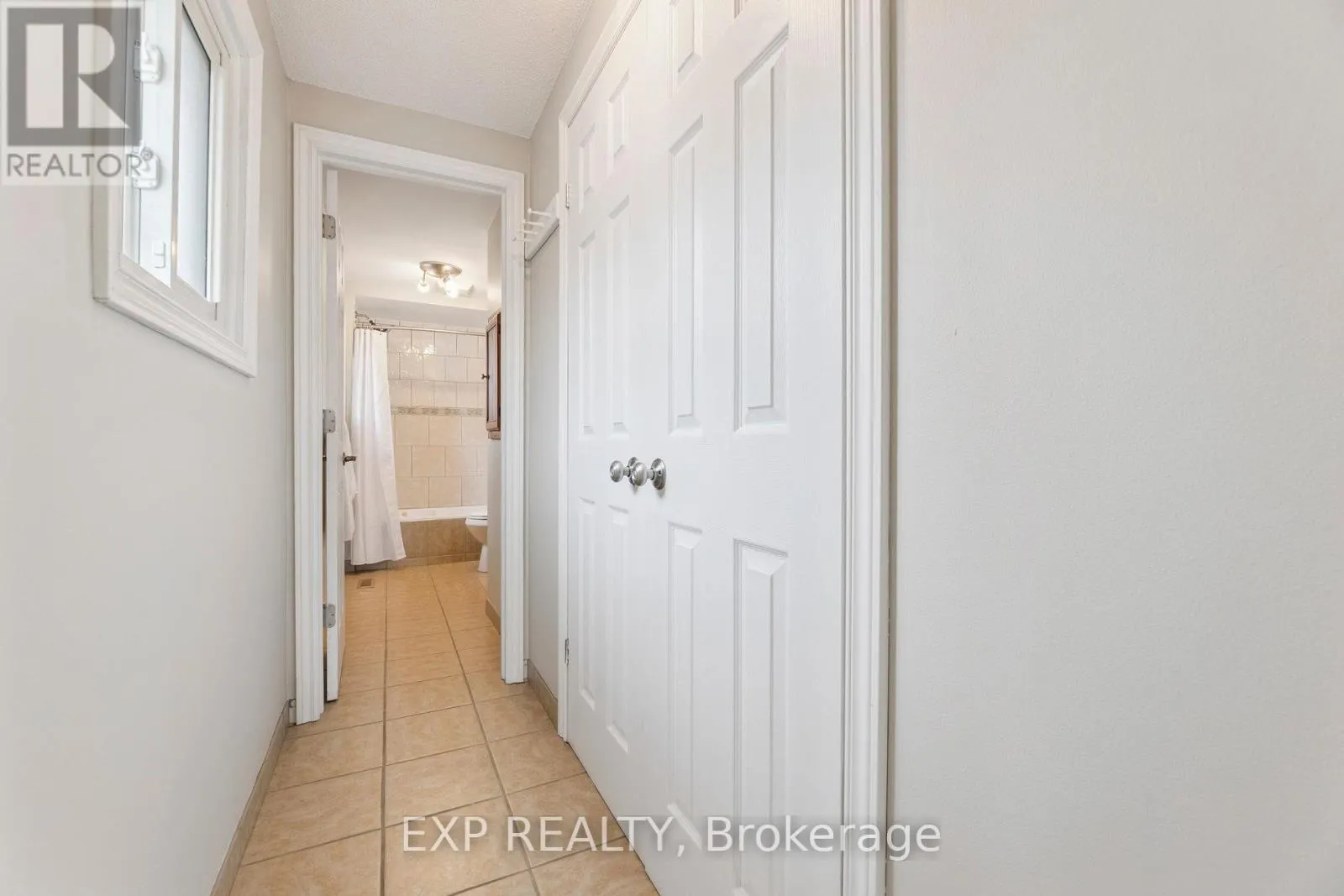8 MARTINET STREET