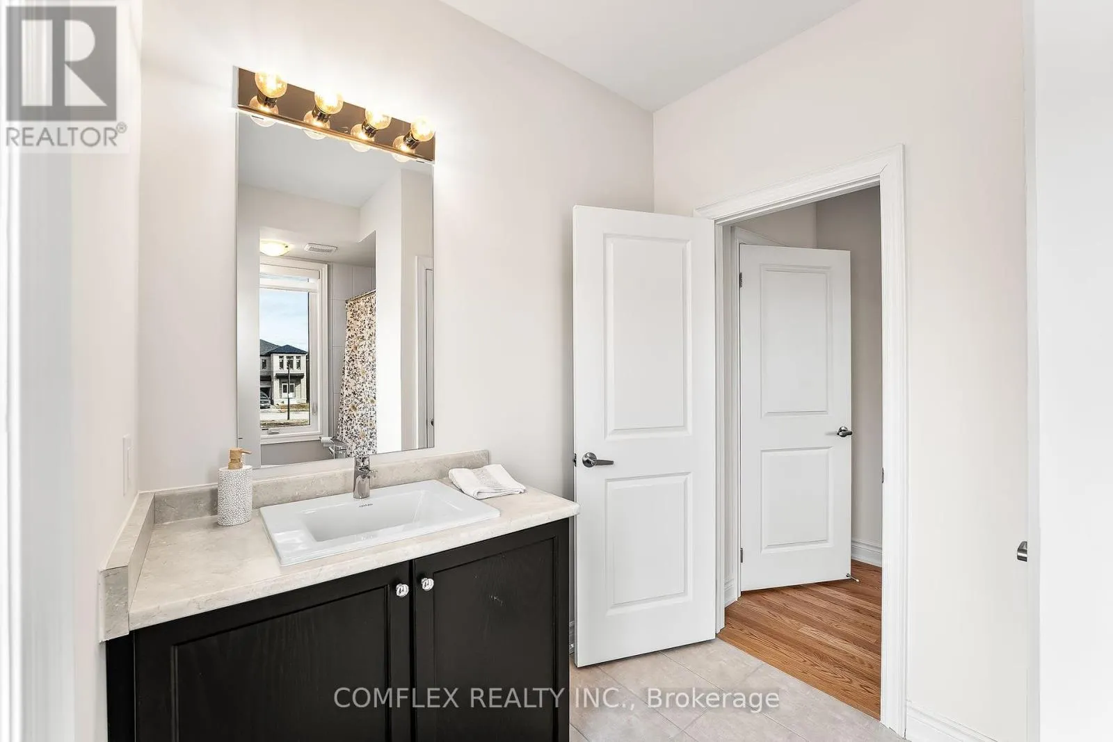 2832 TIPPETT MEWS