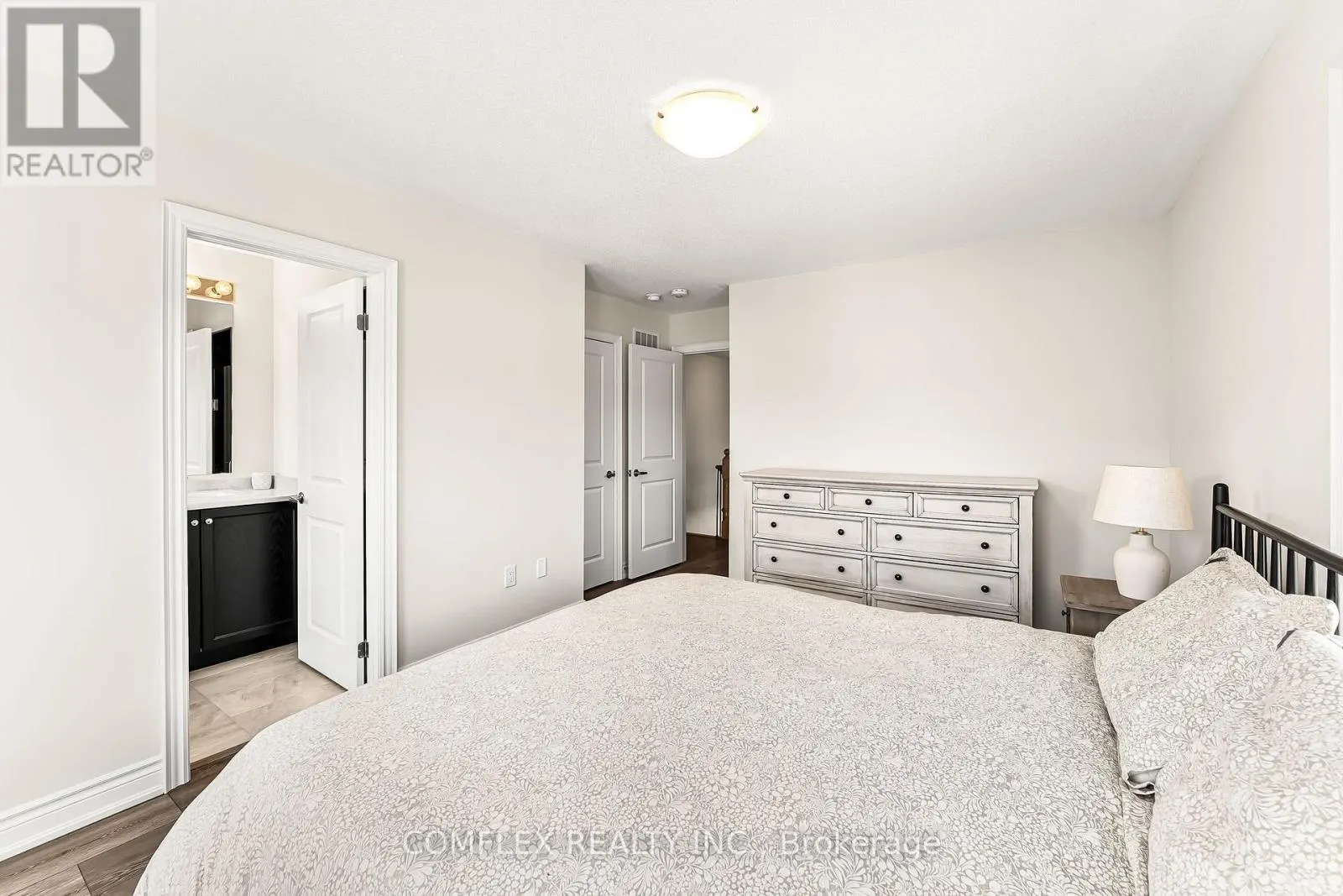 2832 TIPPETT MEWS