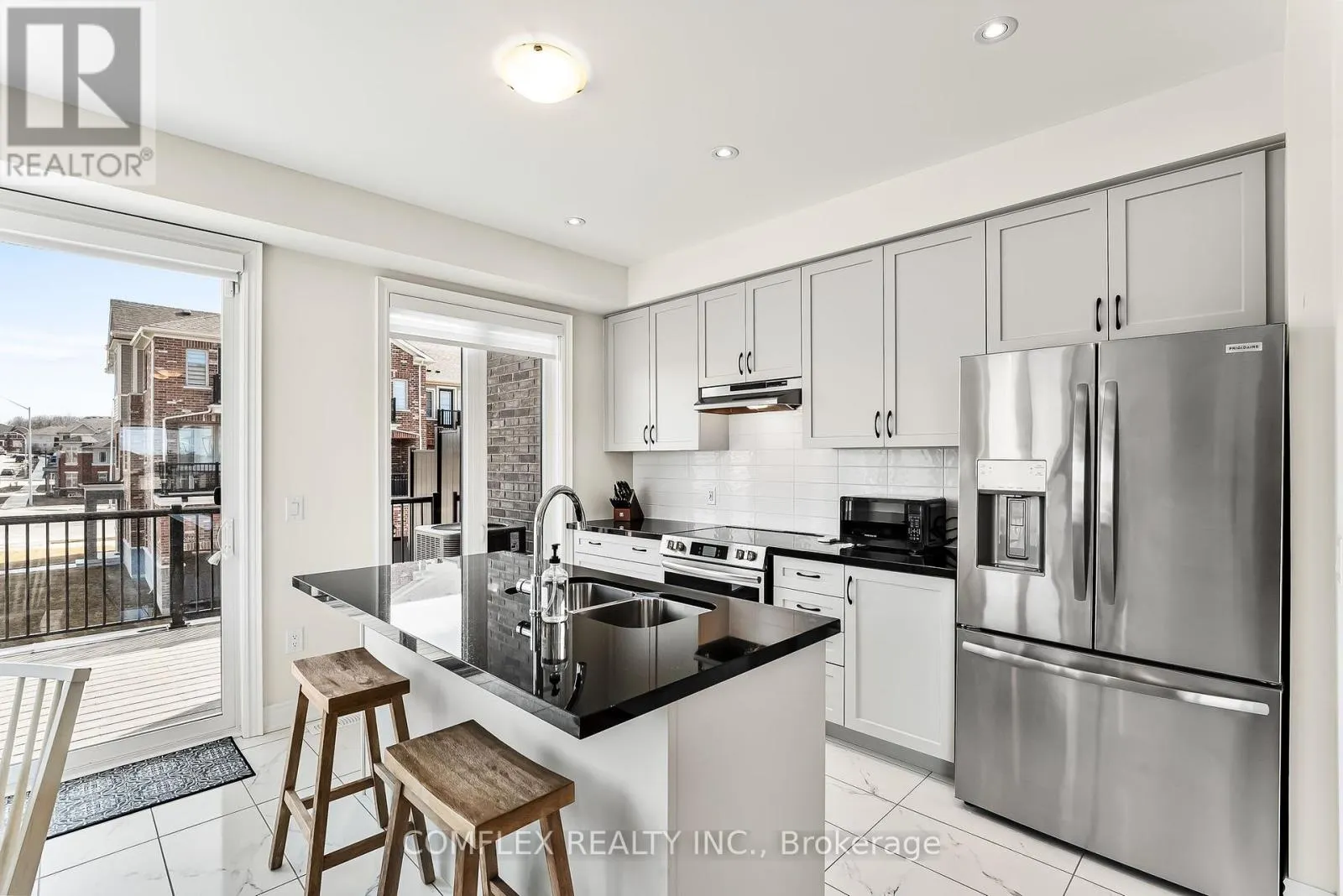 2832 TIPPETT MEWS