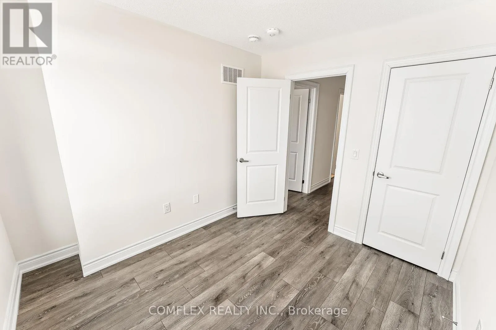 2832 TIPPETT MEWS