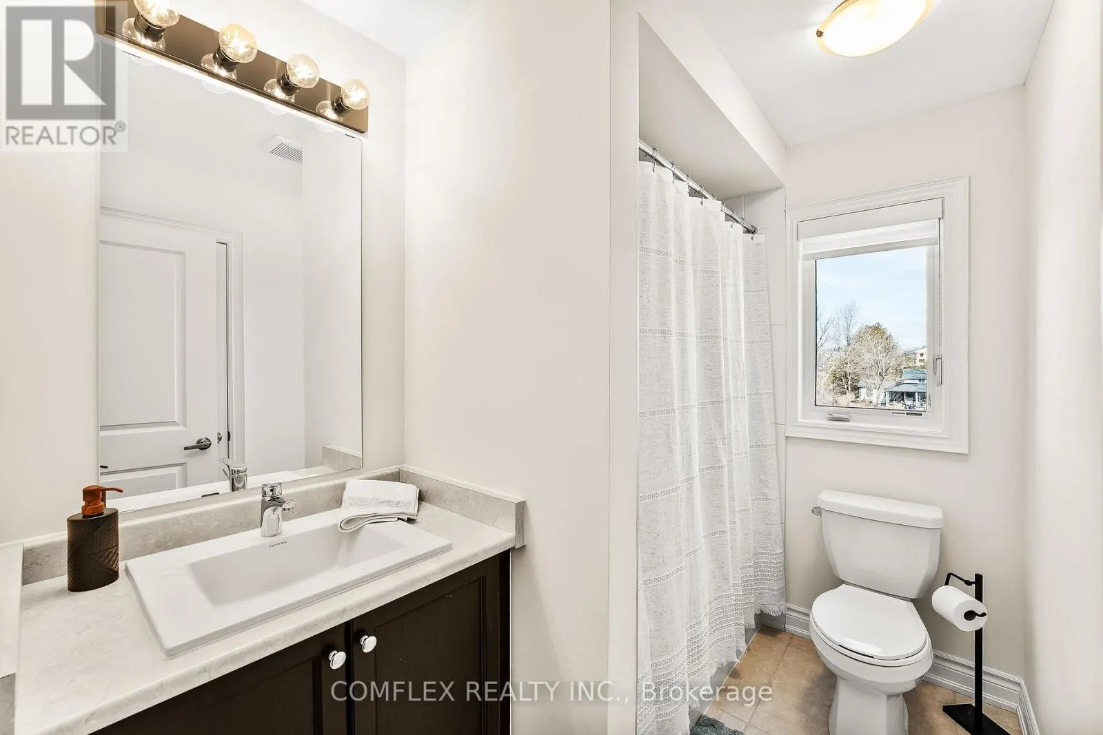 2832 TIPPETT MEWS