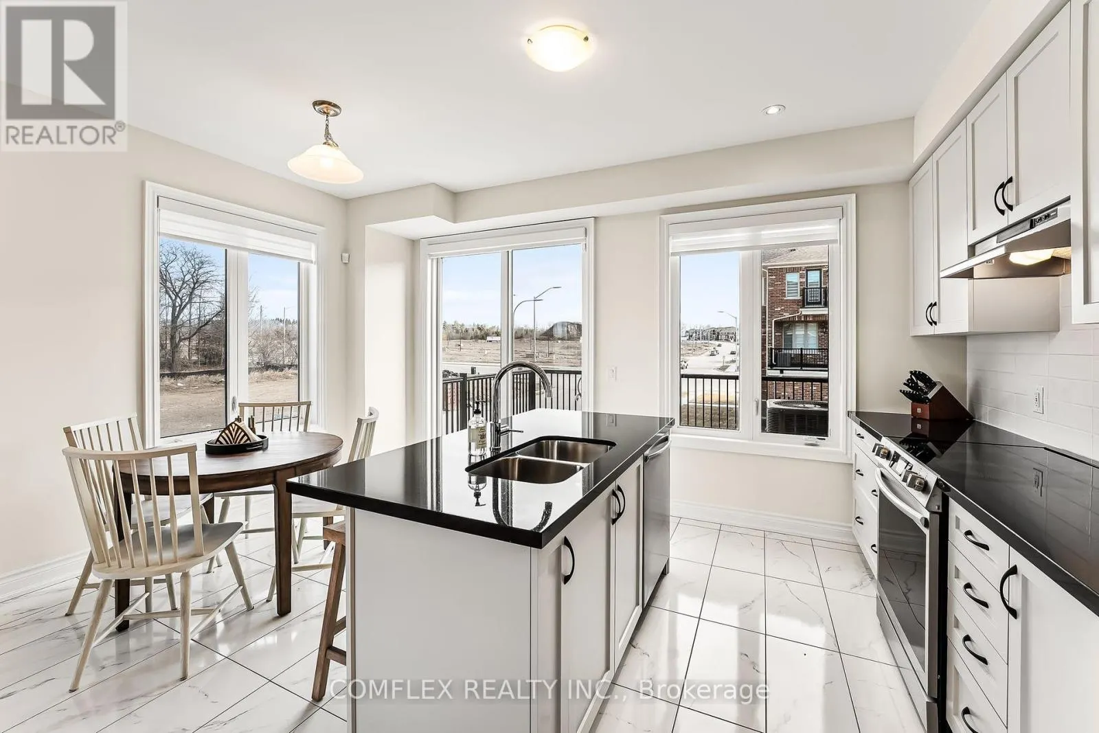 2832 TIPPETT MEWS