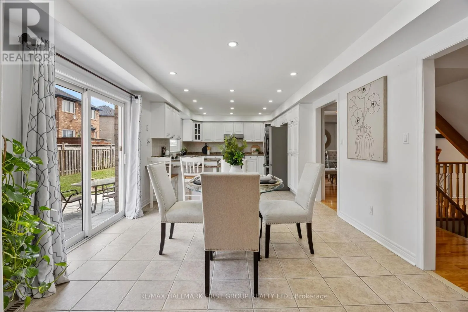 19 BALLGROVE CRESCENT