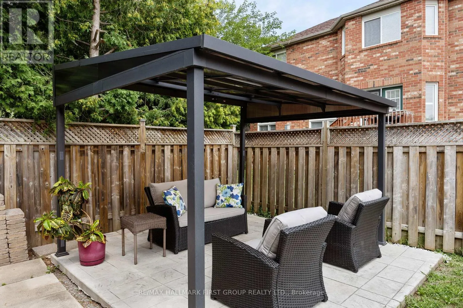 19 BALLGROVE CRESCENT