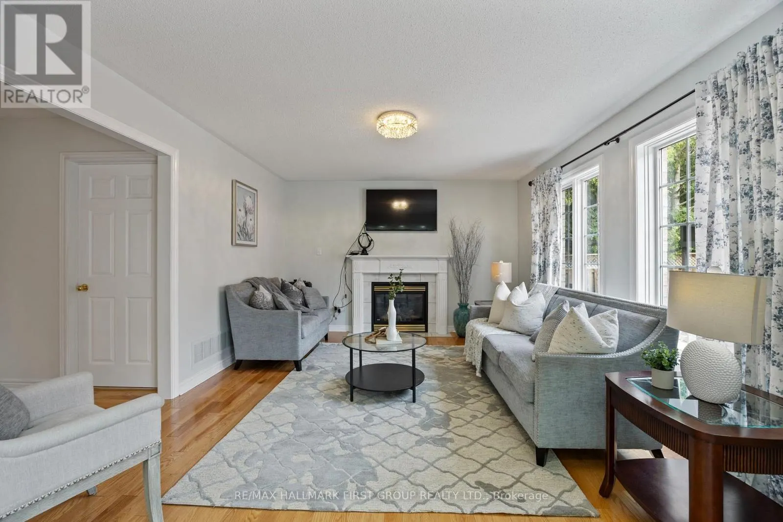 19 BALLGROVE CRESCENT