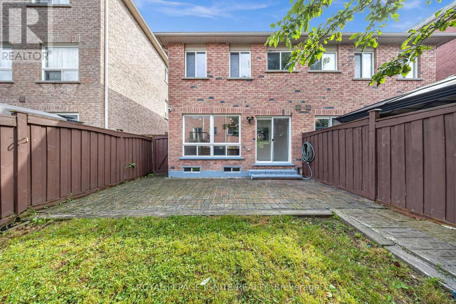5 GOULDEN CRESCENT