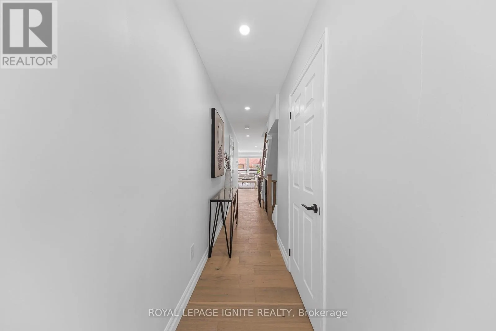 5 GOULDEN CRESCENT