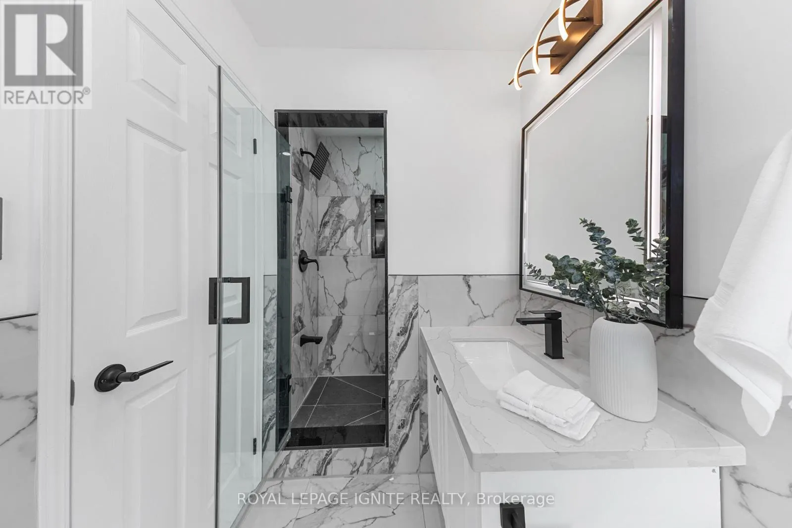 5 GOULDEN CRESCENT