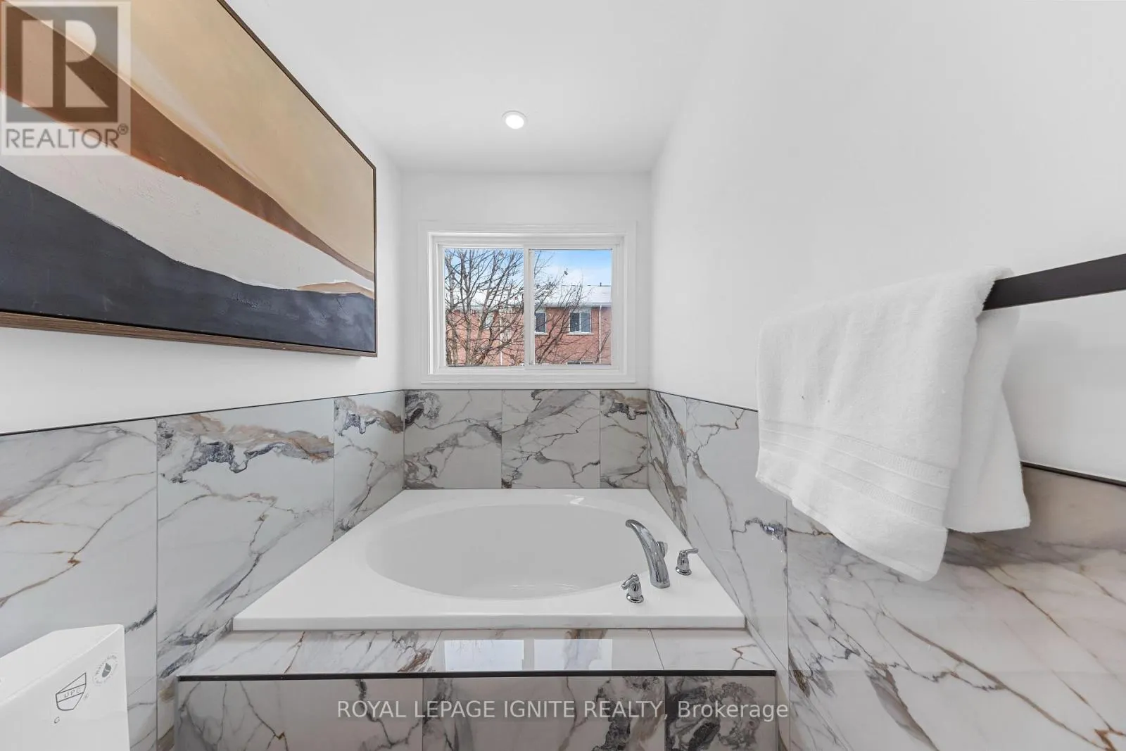 5 GOULDEN CRESCENT