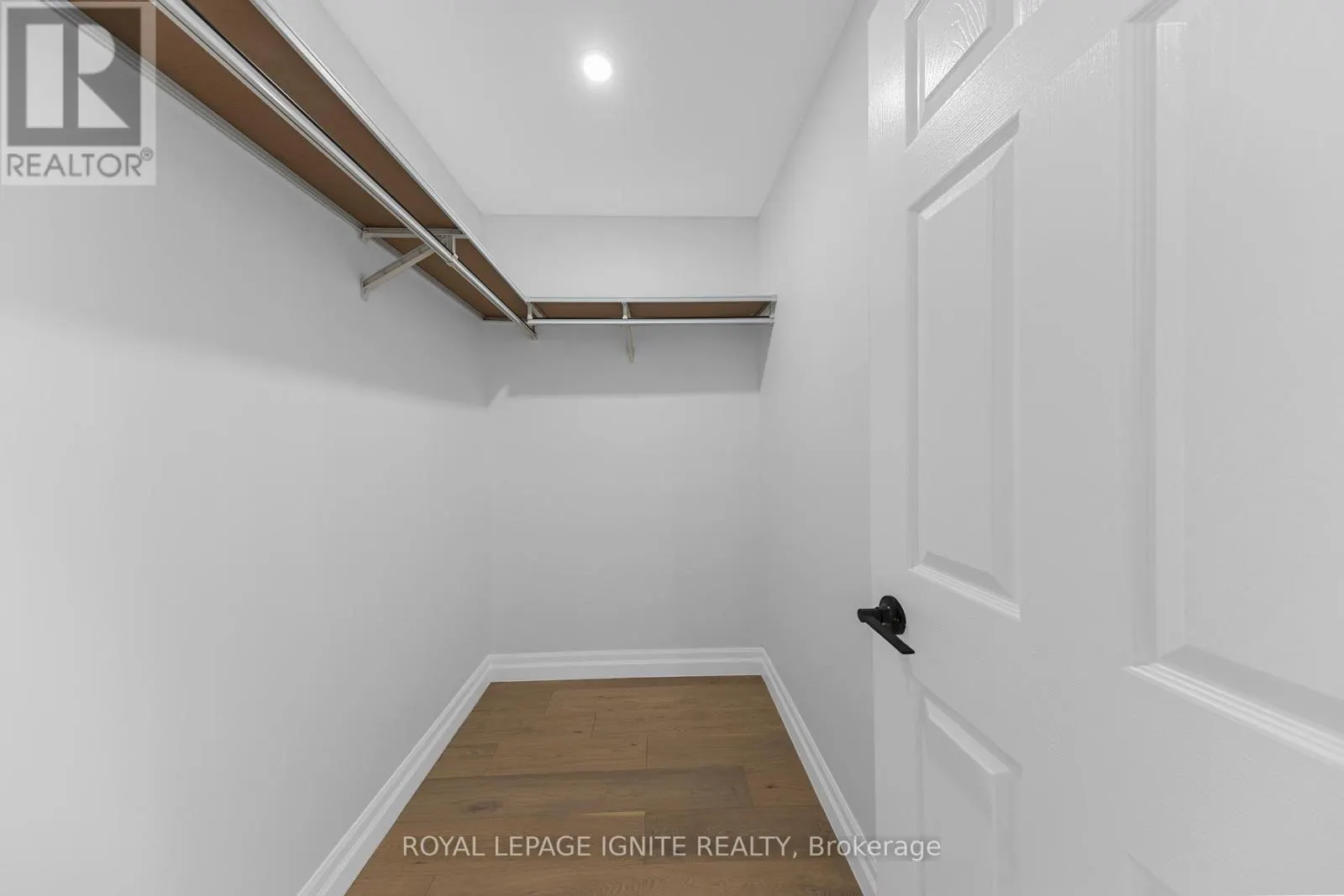 5 GOULDEN CRESCENT