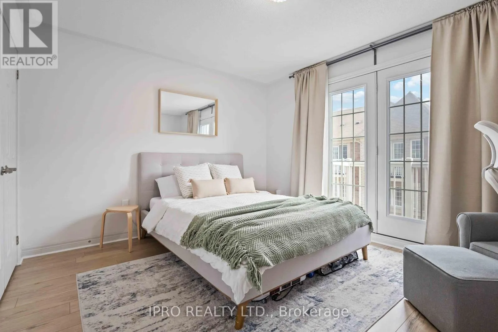 12 COOPERAGE LANE SW