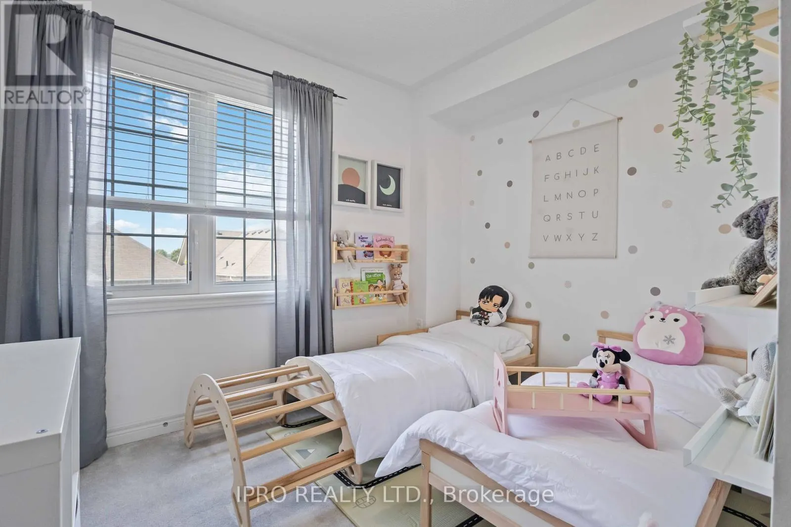 12 COOPERAGE LANE SW