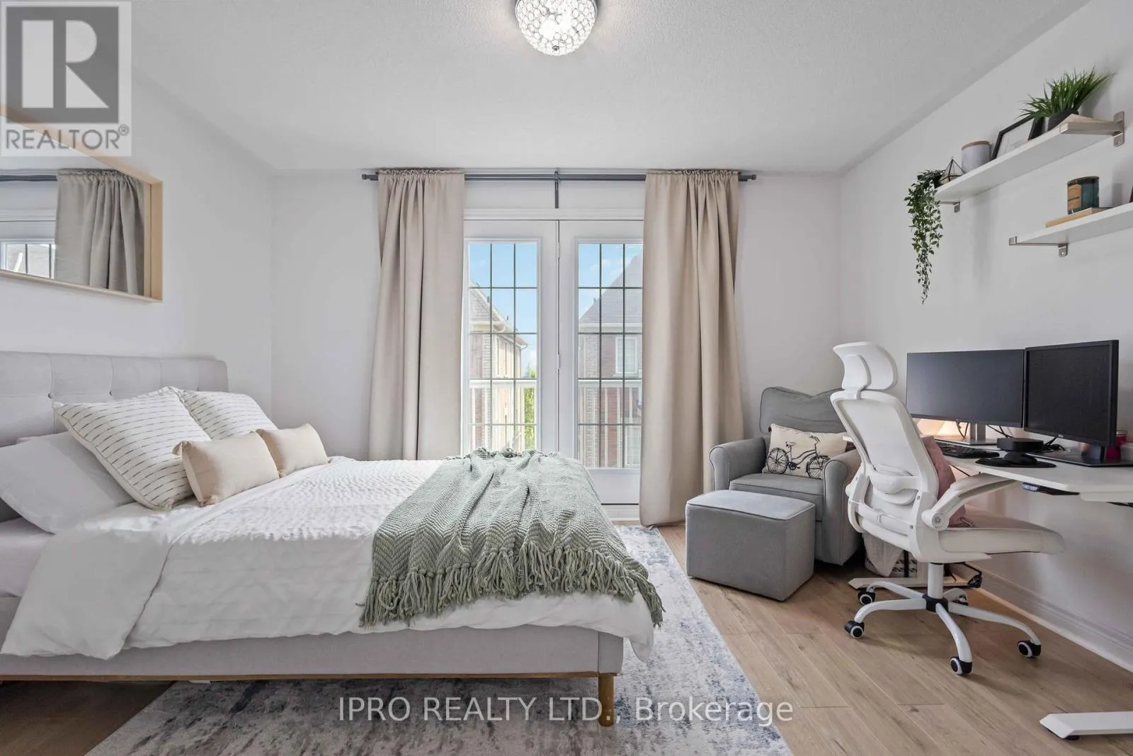 12 COOPERAGE LANE SW
