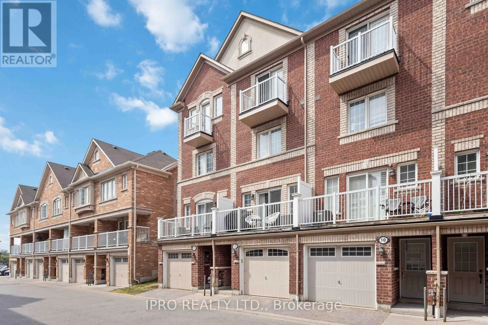 12 COOPERAGE LANE SW