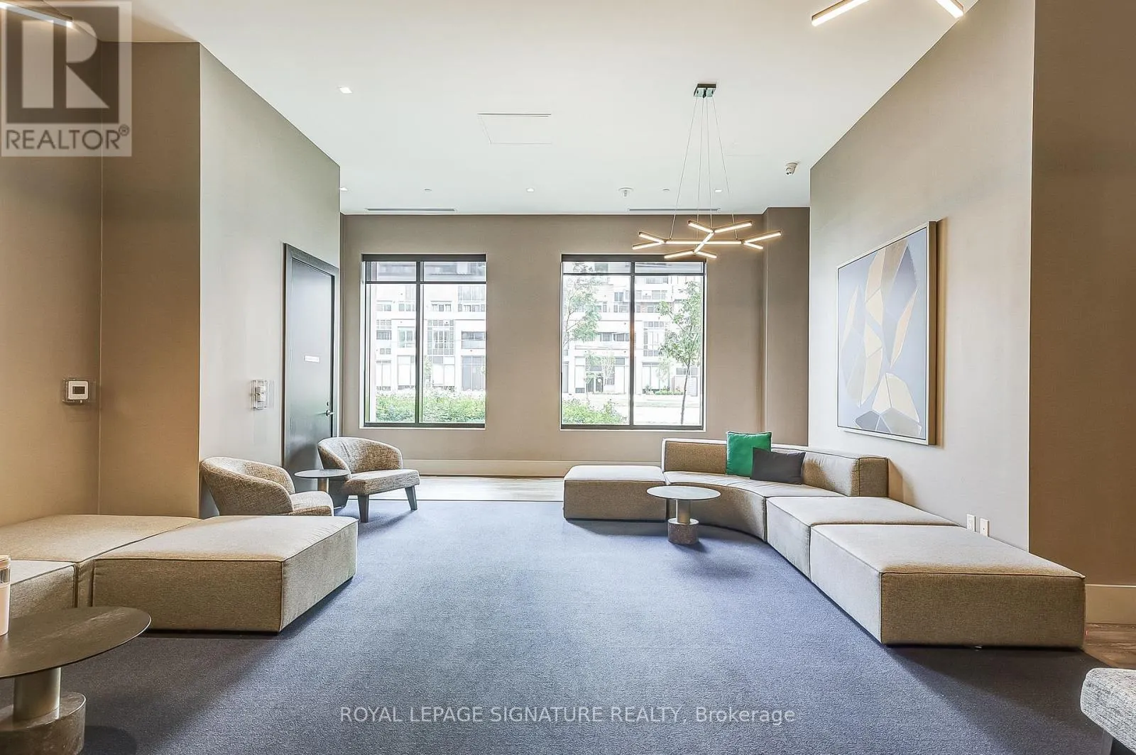 716 - 2550 SIMCOE STREET N