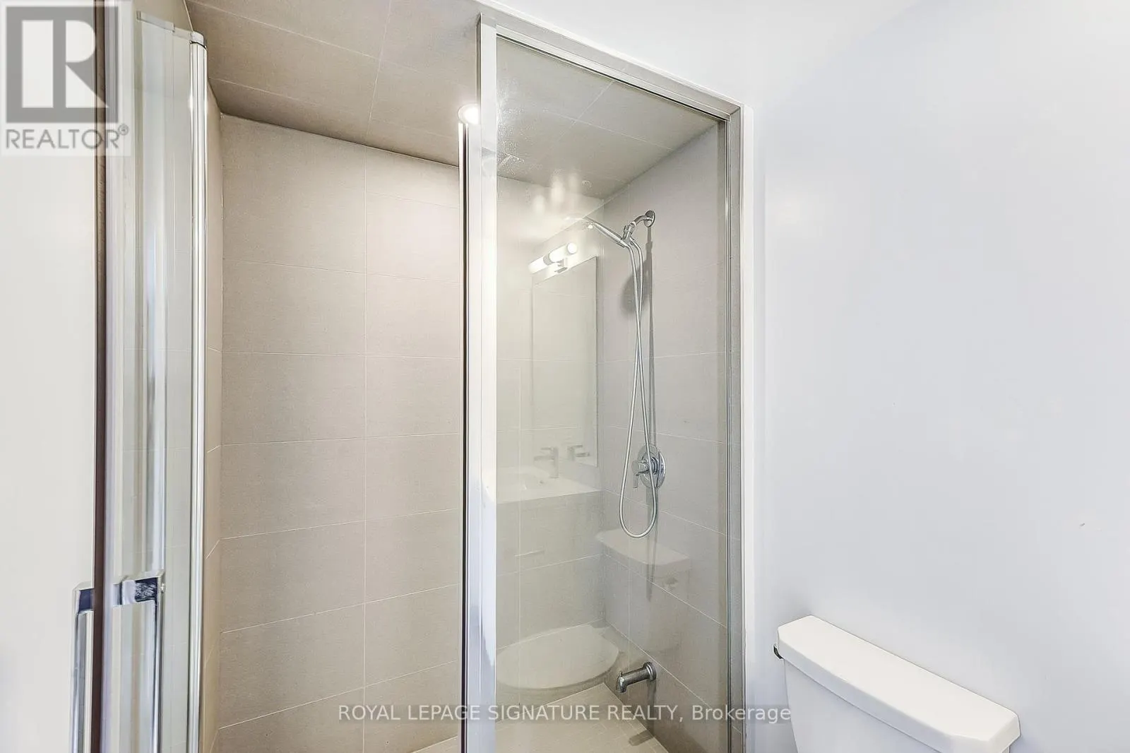 716 - 2550 SIMCOE STREET N