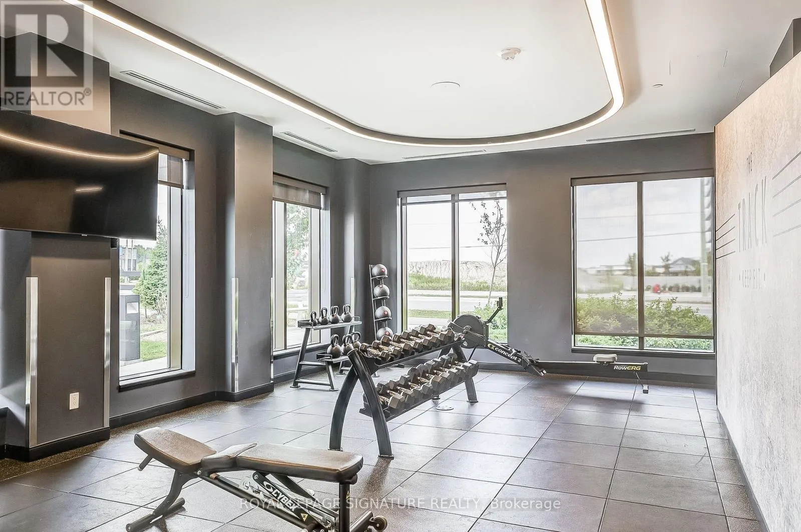 716 - 2550 SIMCOE STREET N