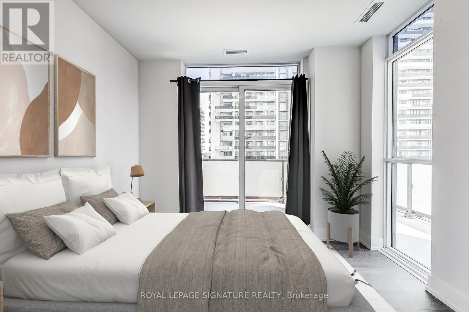 716 - 2550 SIMCOE STREET N