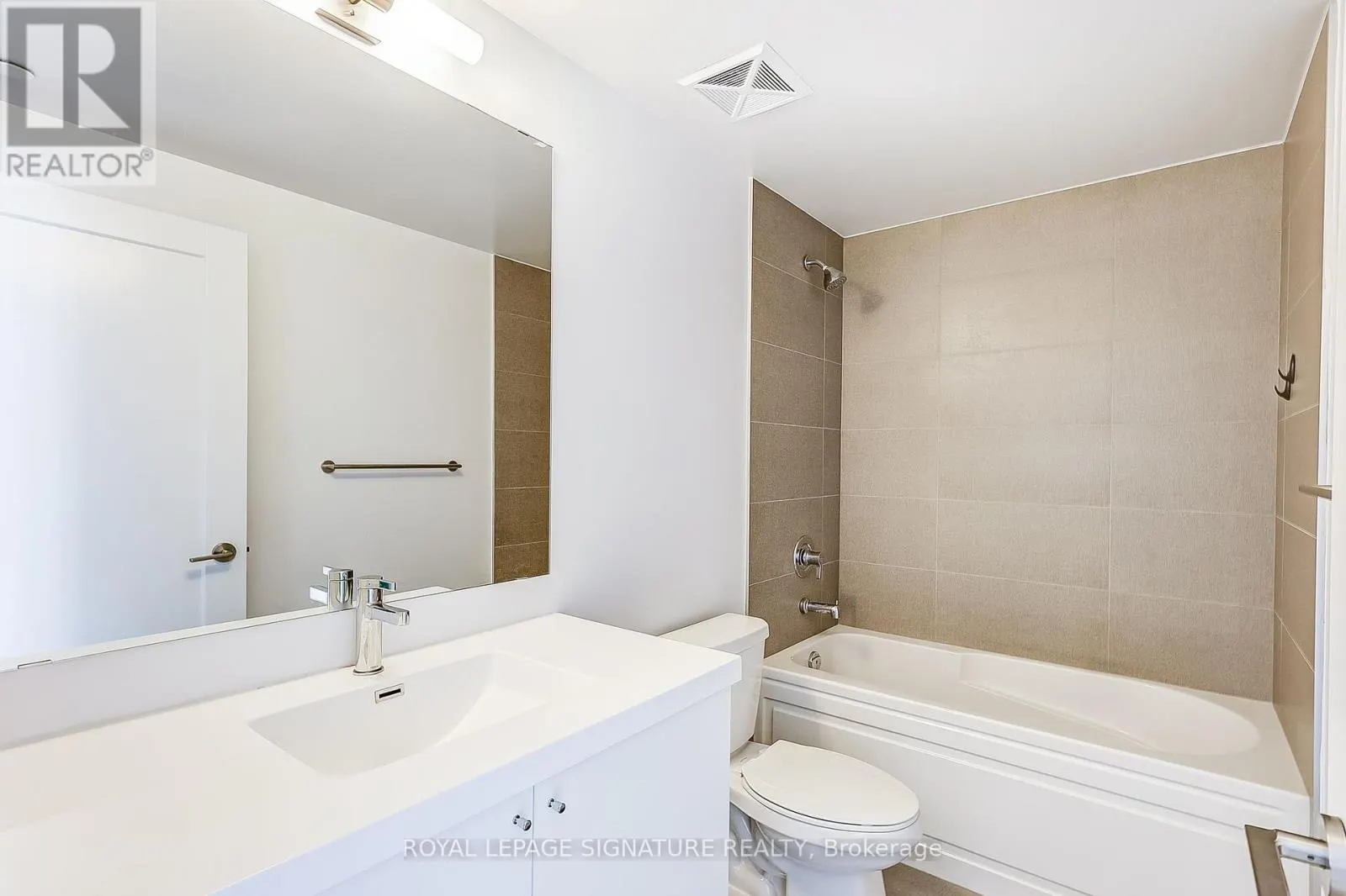 716 - 2550 SIMCOE STREET N