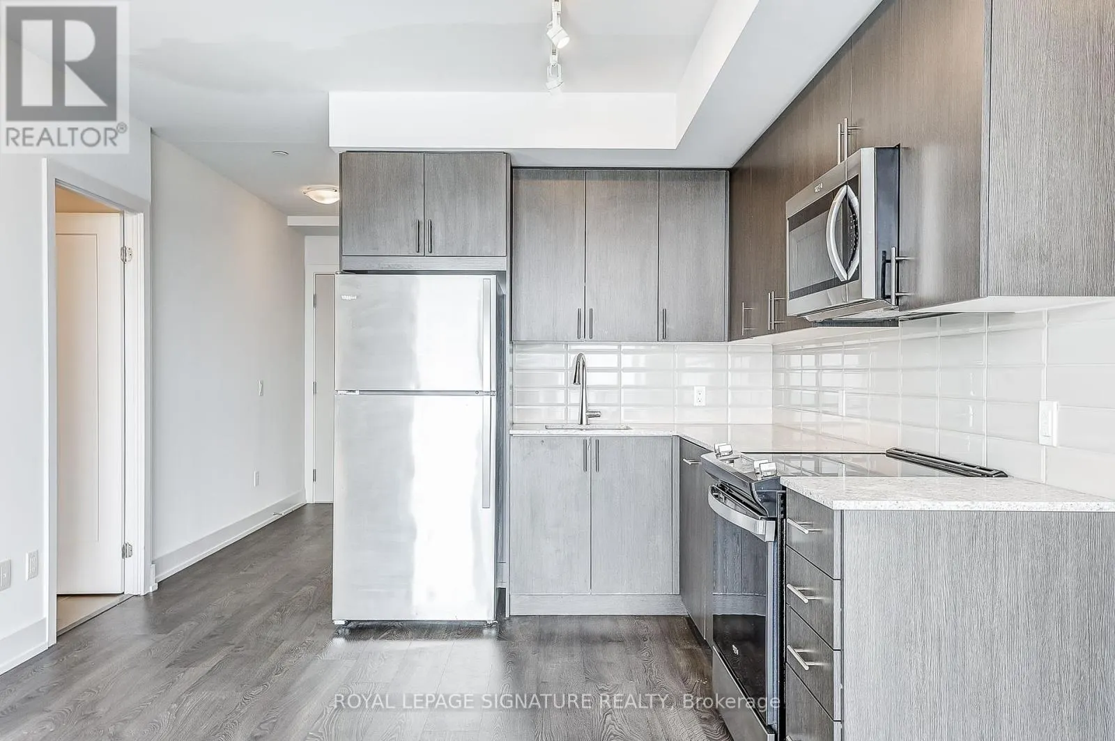 716 - 2550 SIMCOE STREET N