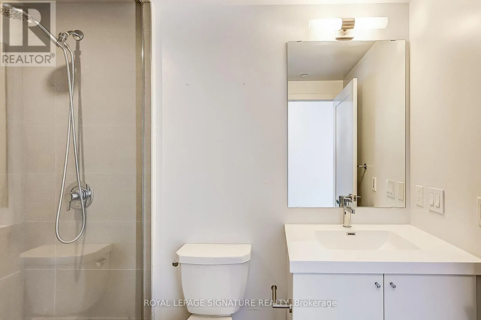 716 - 2550 SIMCOE STREET N