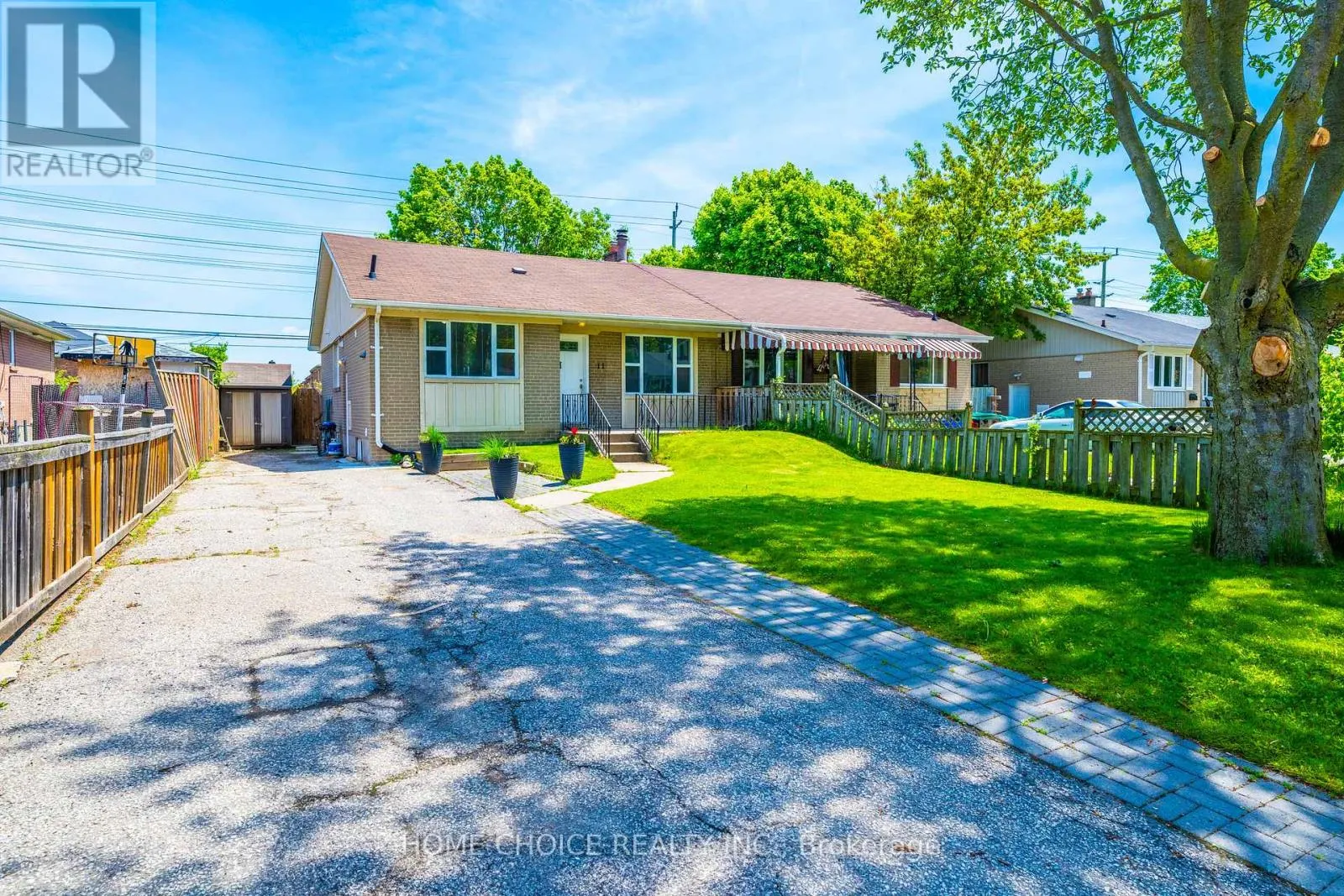 11 THORNCROFT CRESCENT