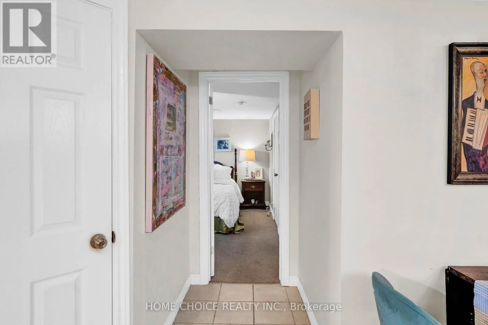 11 THORNCROFT CRESCENT