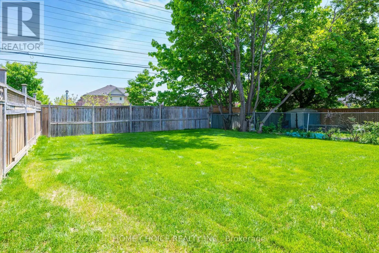 11 THORNCROFT CRESCENT