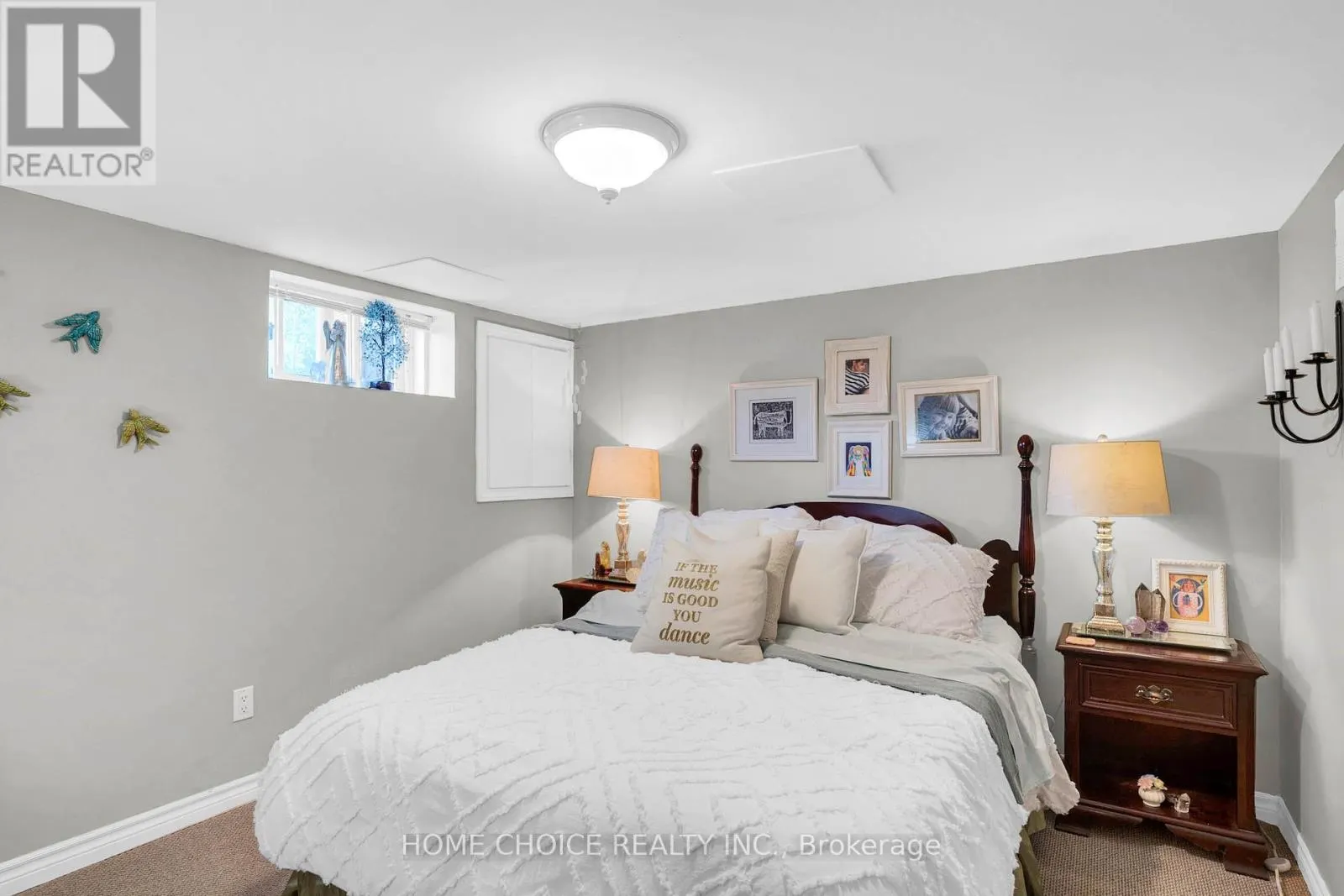 11 THORNCROFT CRESCENT