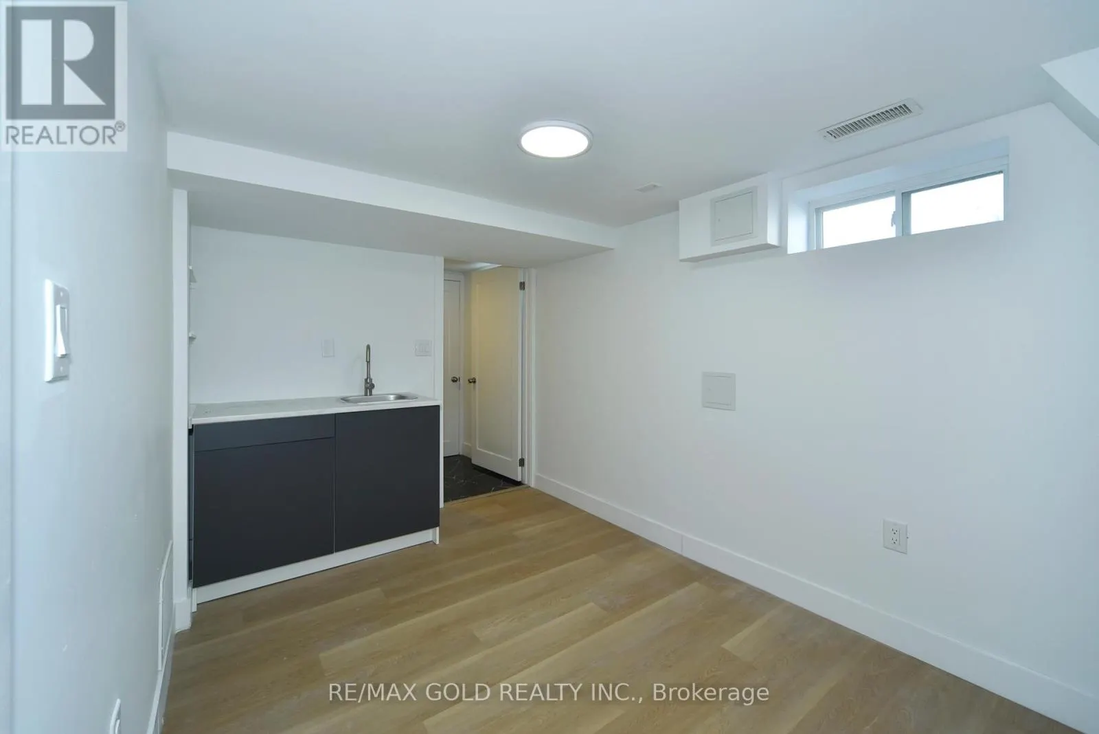 42 RIDEOUT STREET