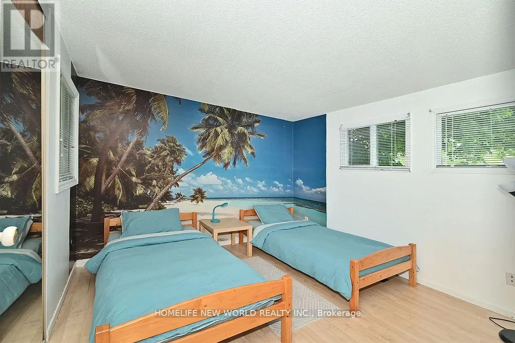 58 LAKE DRIVEWAY E