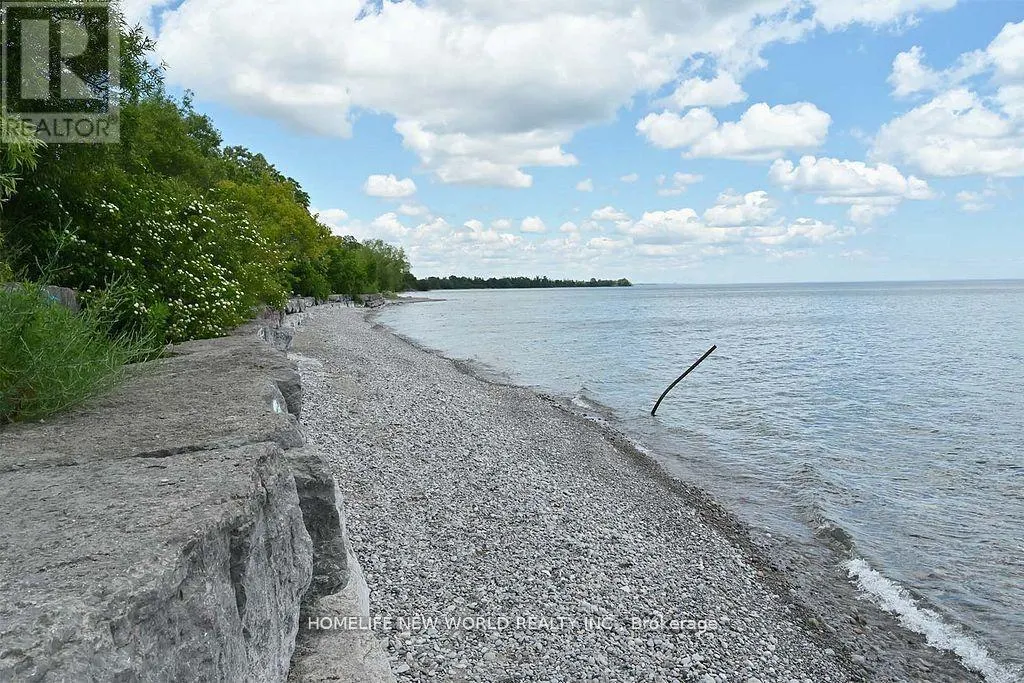 58 LAKE DRIVEWAY E