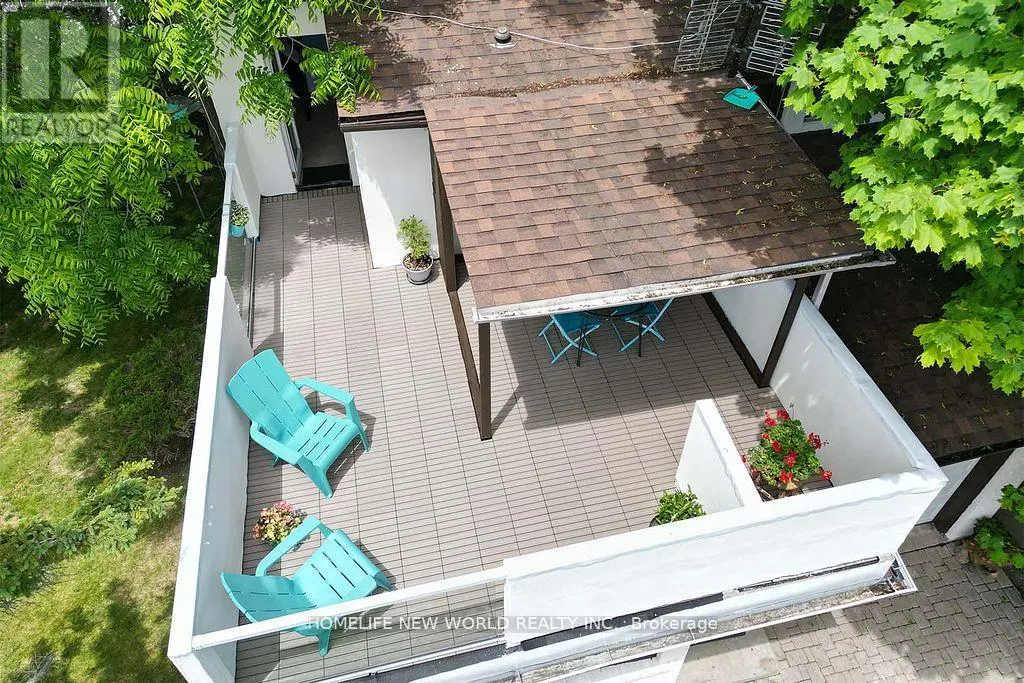 58 LAKE DRIVEWAY E