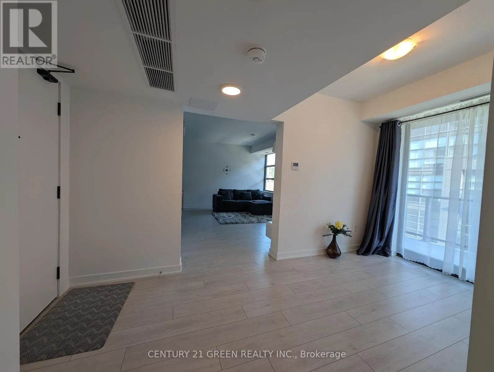 323C - 1612 CHARLES STREET