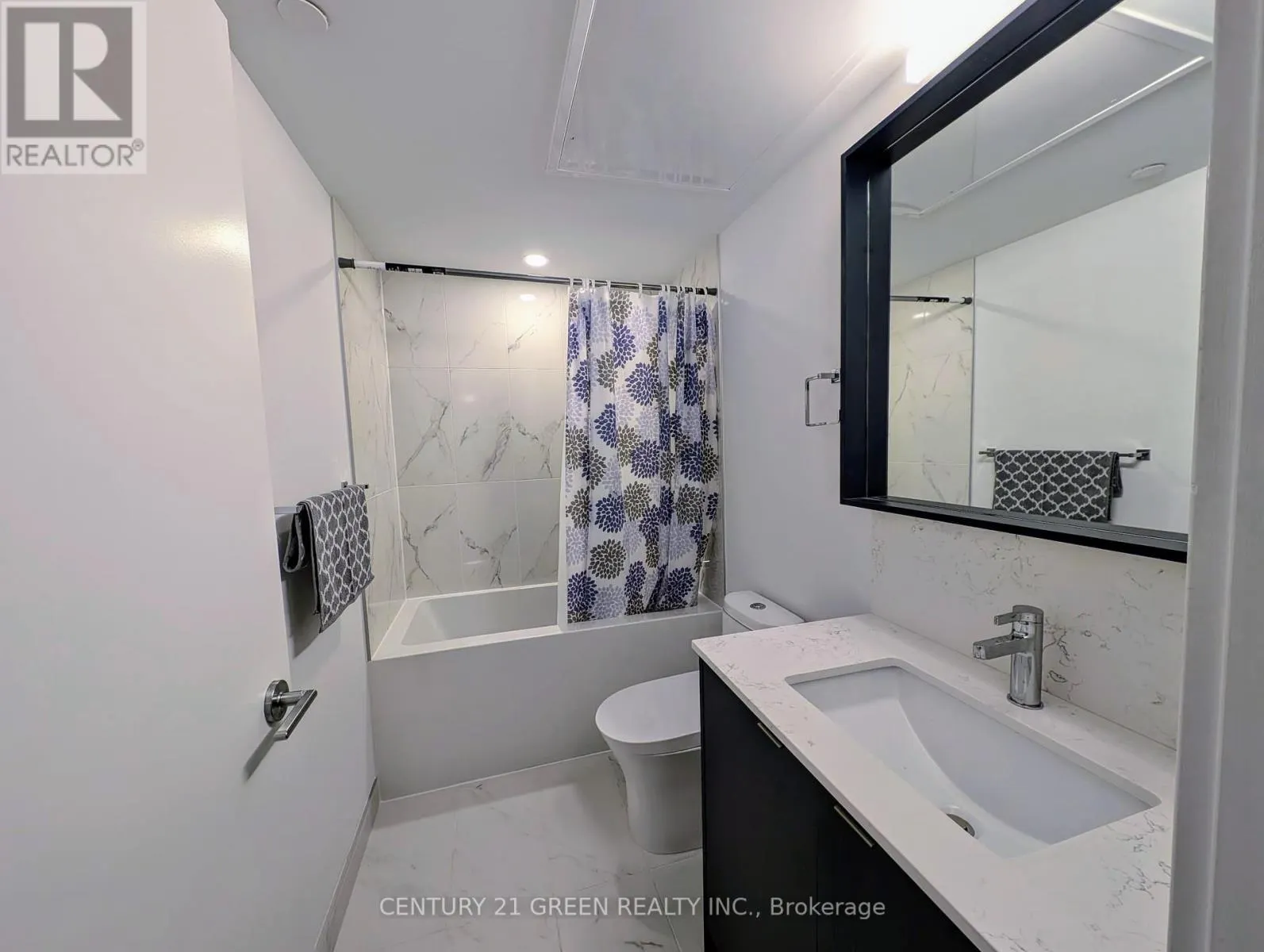 323C - 1612 CHARLES STREET