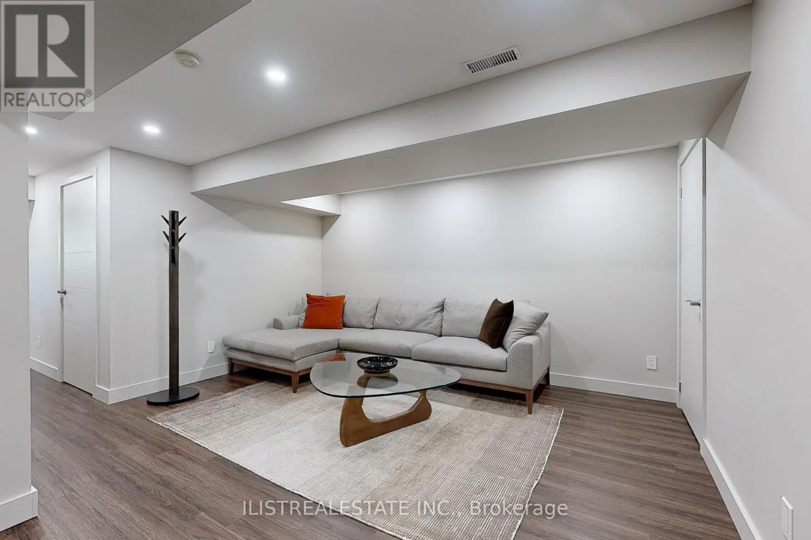 50 MOYNAHAN CRESCENT