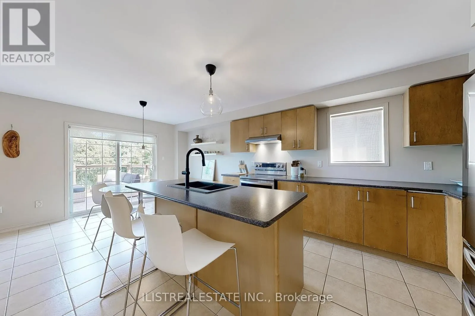 50 MOYNAHAN CRESCENT