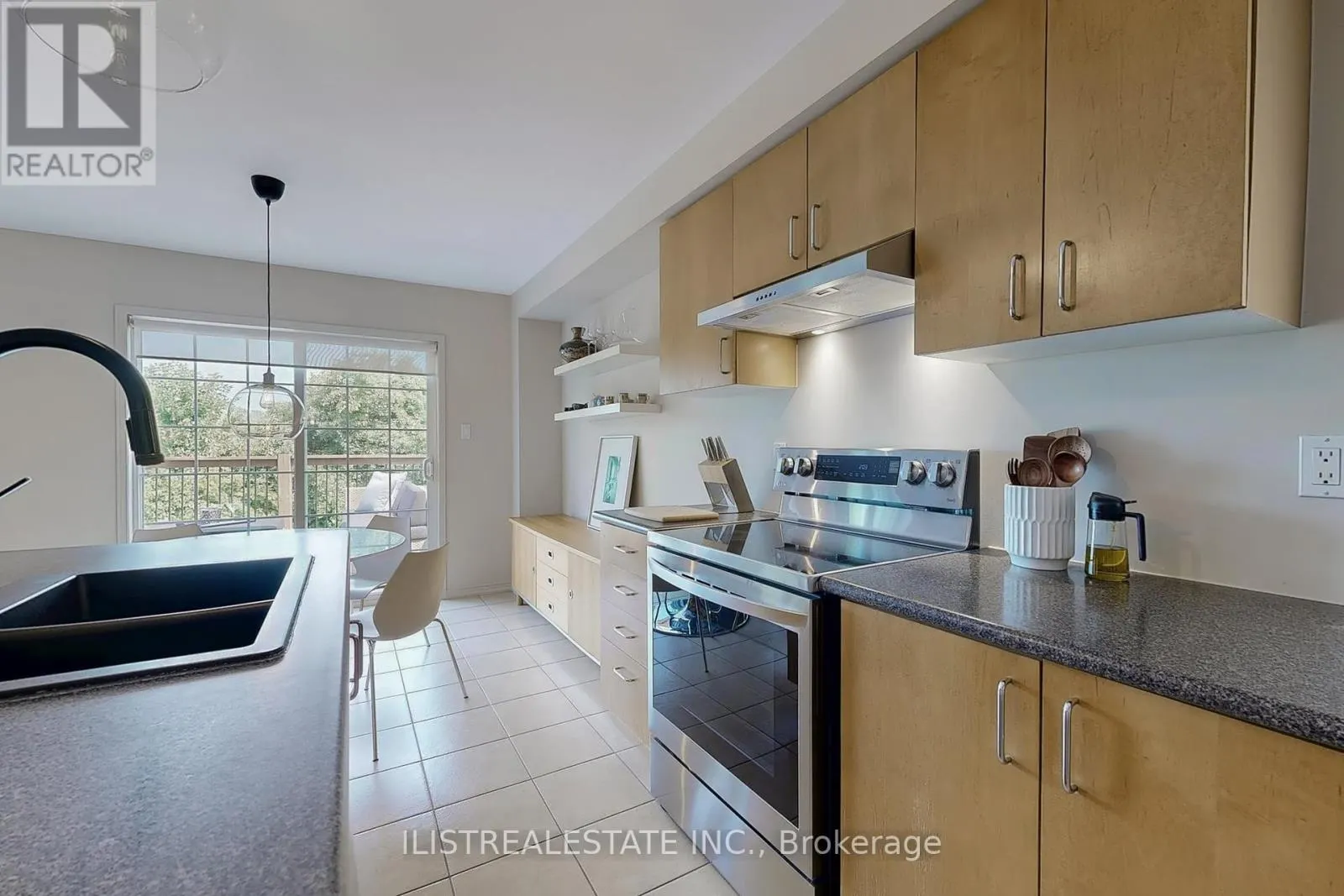 50 MOYNAHAN CRESCENT
