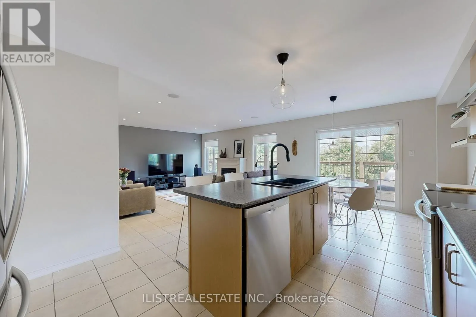 50 MOYNAHAN CRESCENT