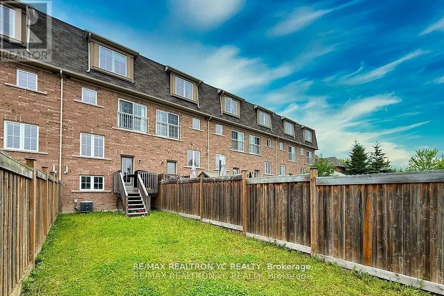 11 REEVESMERE LANE