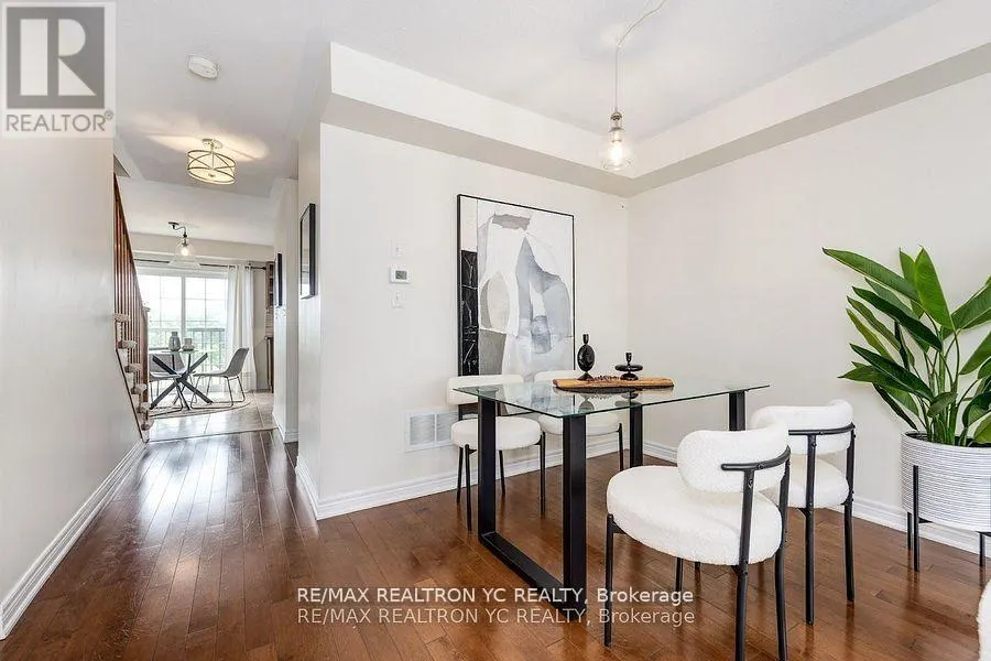 11 REEVESMERE LANE
