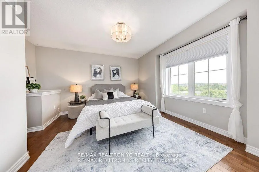 11 REEVESMERE LANE