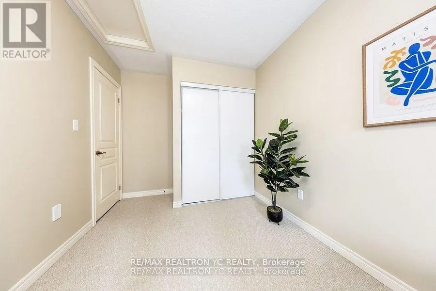 11 REEVESMERE LANE