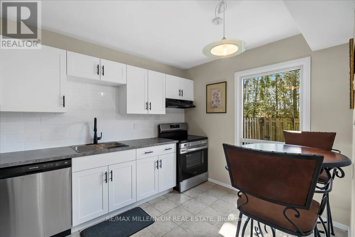 22 - 765 OKLAHOMA DRIVE E