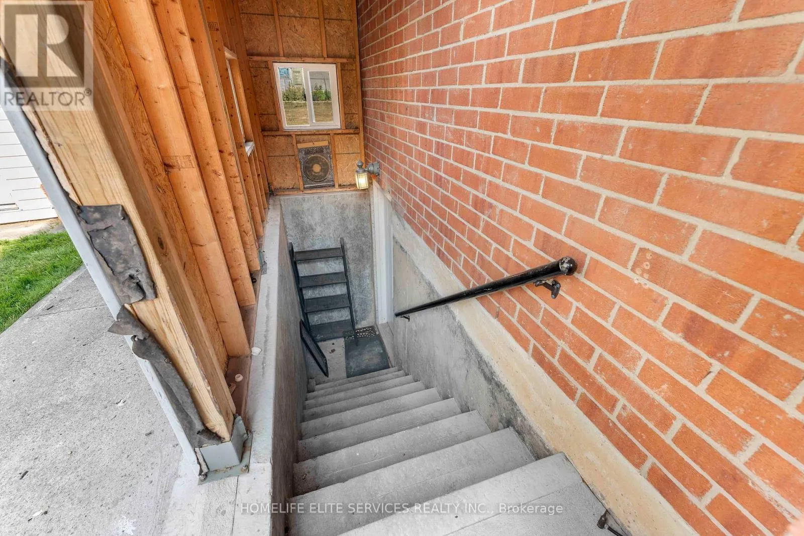 13 ATKINSON COURT
