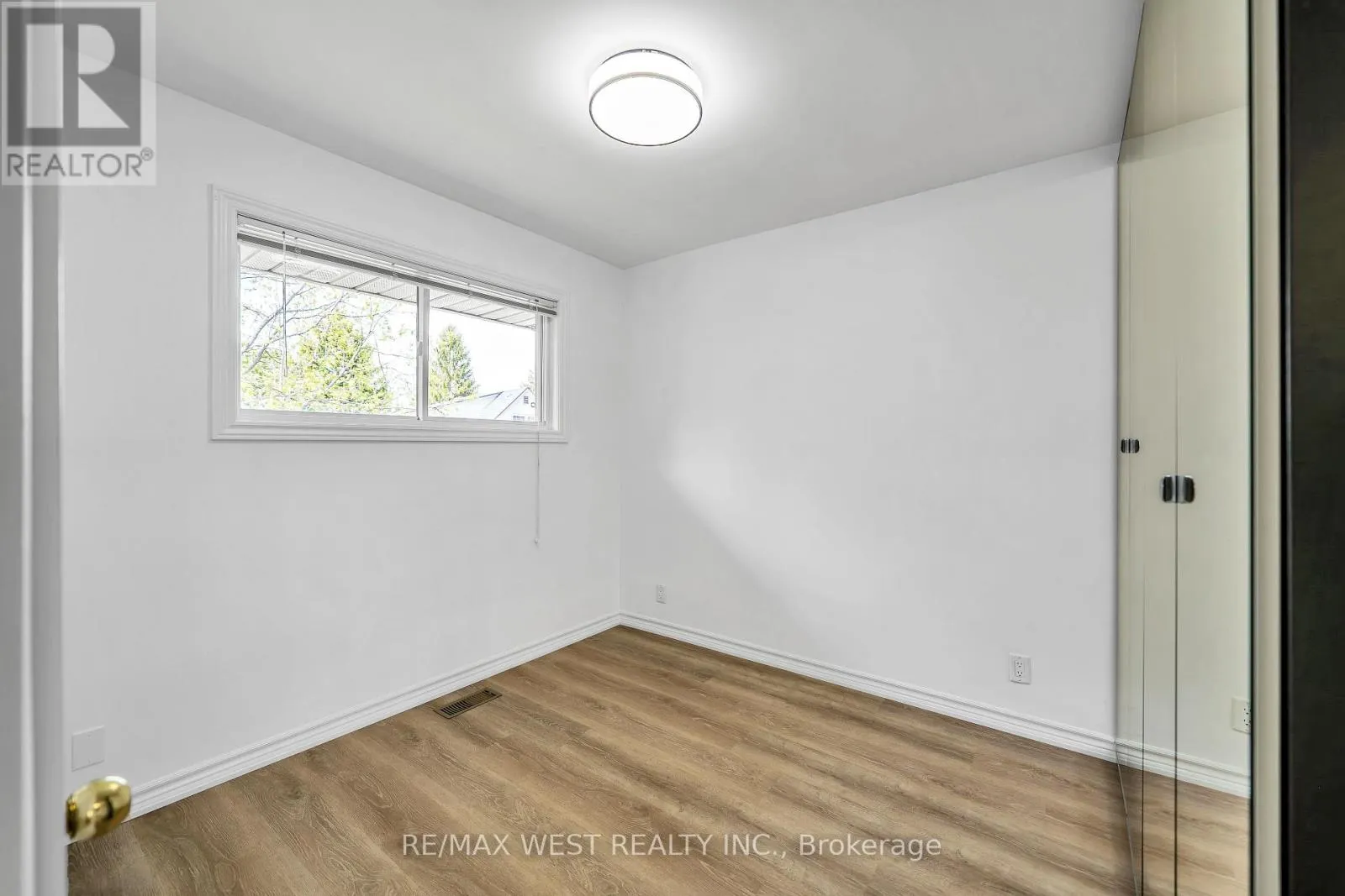 12 ATHABASCA STREET