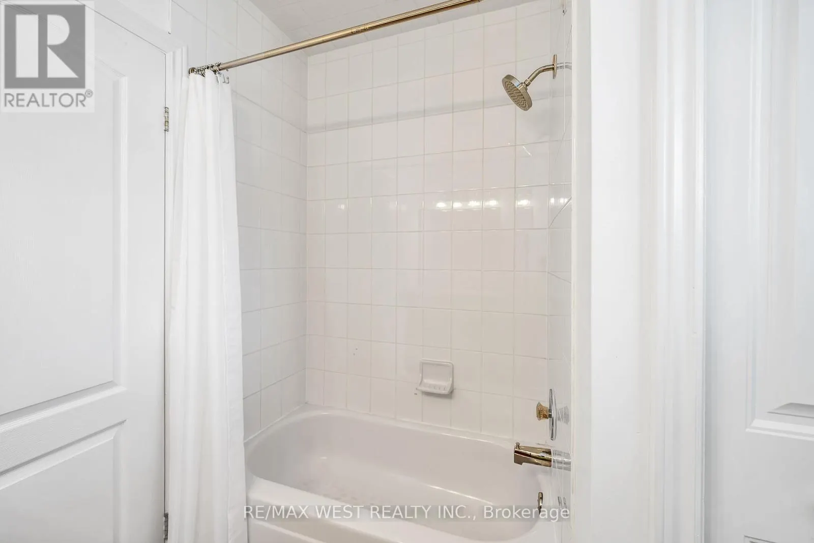 12 ATHABASCA STREET